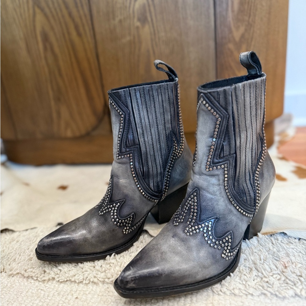 Thursday Gray Icon Boots